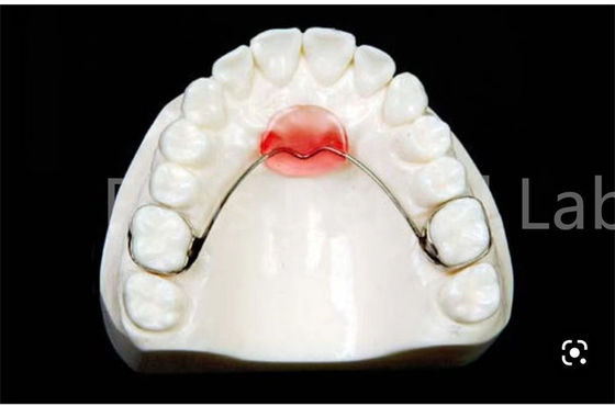 Ritenibile regolabile per l'espansione della bocca per la ritenzione e l'espansione dei denti